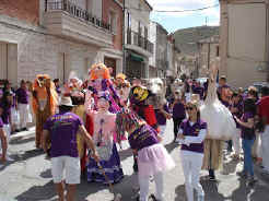 LA FIESTA CON GIGANTES Y CABEZUDOS