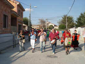 3-fiestas.jpg (85029 bytes)