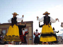 Festival de ajo 2010 (41).jpg (58699 bytes)
