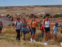 Marcha a pie 2011 (3).jpg (101007 bytes)