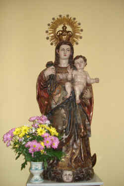 Virgen_del_Rosario.jpg (263340 bytes)