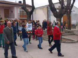 procesion_encuentro-2013 (17).JPG (116377 bytes)