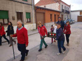 procesion_encuentro-2013 (3).JPG (108033 bytes)