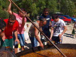 Web Lunes de patatas 2013 (18).JPG (143334 bytes)