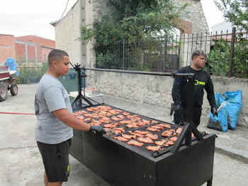 PARRILLADA POPULAR EN EL BARRUELO 2025